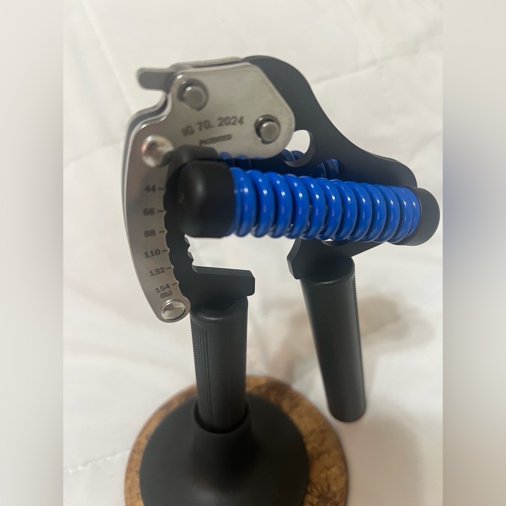 GD Adjustable Hand Grip with Blue Spring - Picture 5 of 5